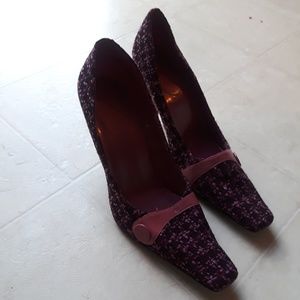 Bandolino women's heel. Black and pink.